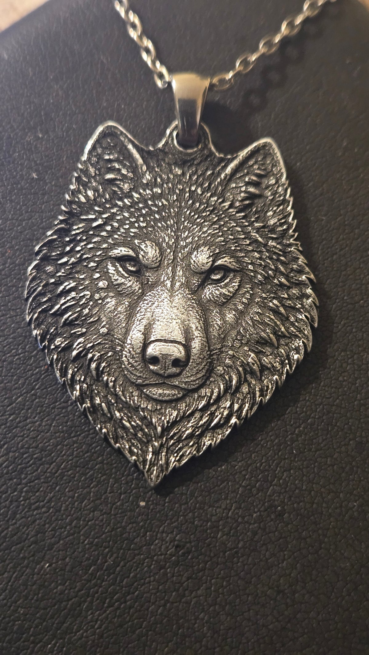 Spirit of the Wolf – Highly Detailed 3D Engraved Wolf Head Pendant
