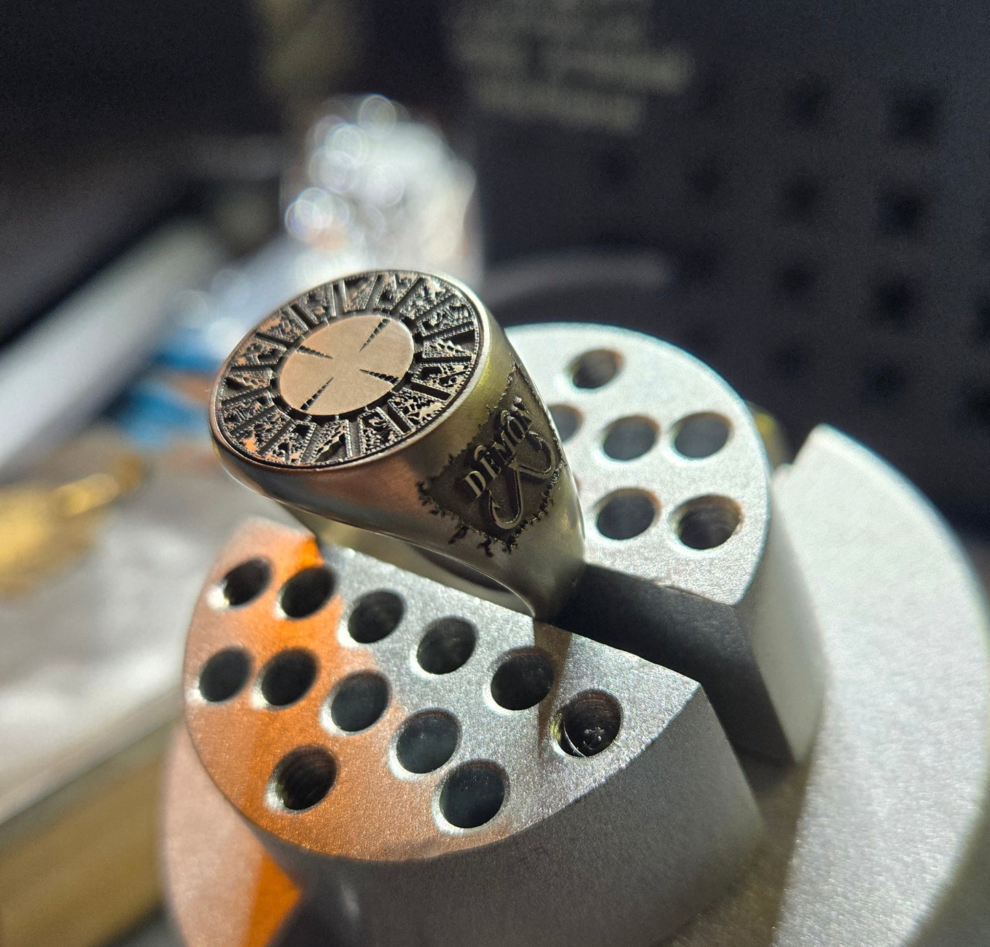 316L Surgical Steel Round Lament Configuration Signet Ring