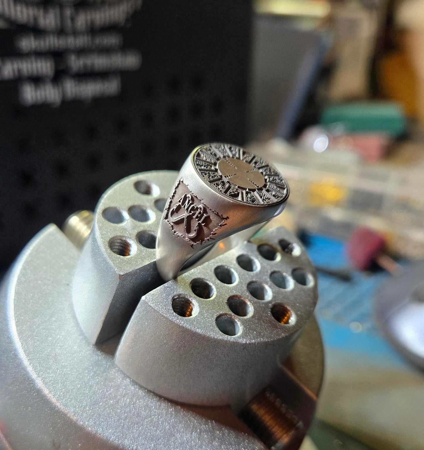316L Surgical Steel Round Lament Configuration Signet Ring