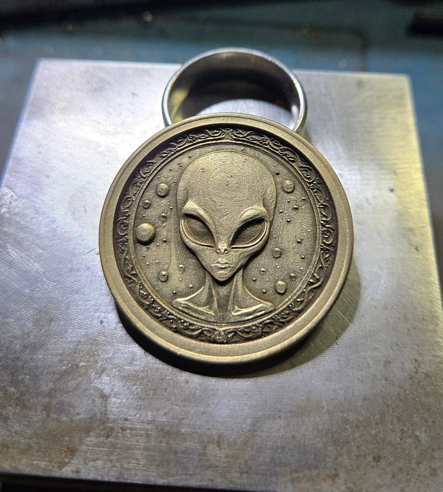 40mm Aged Brass Alien & Mars Challenge Coin