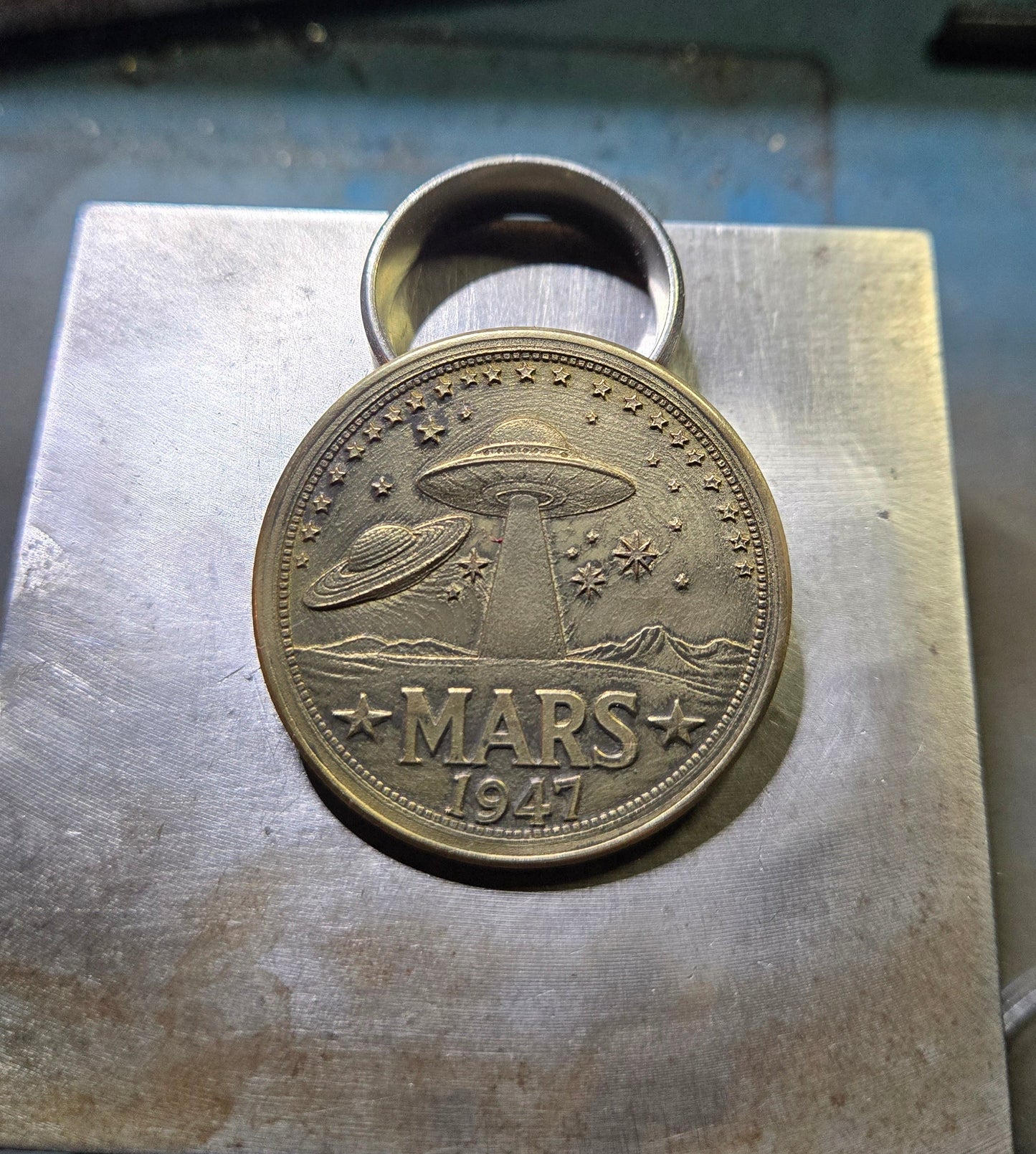 40mm Aged Brass Alien & Mars Challenge Coin