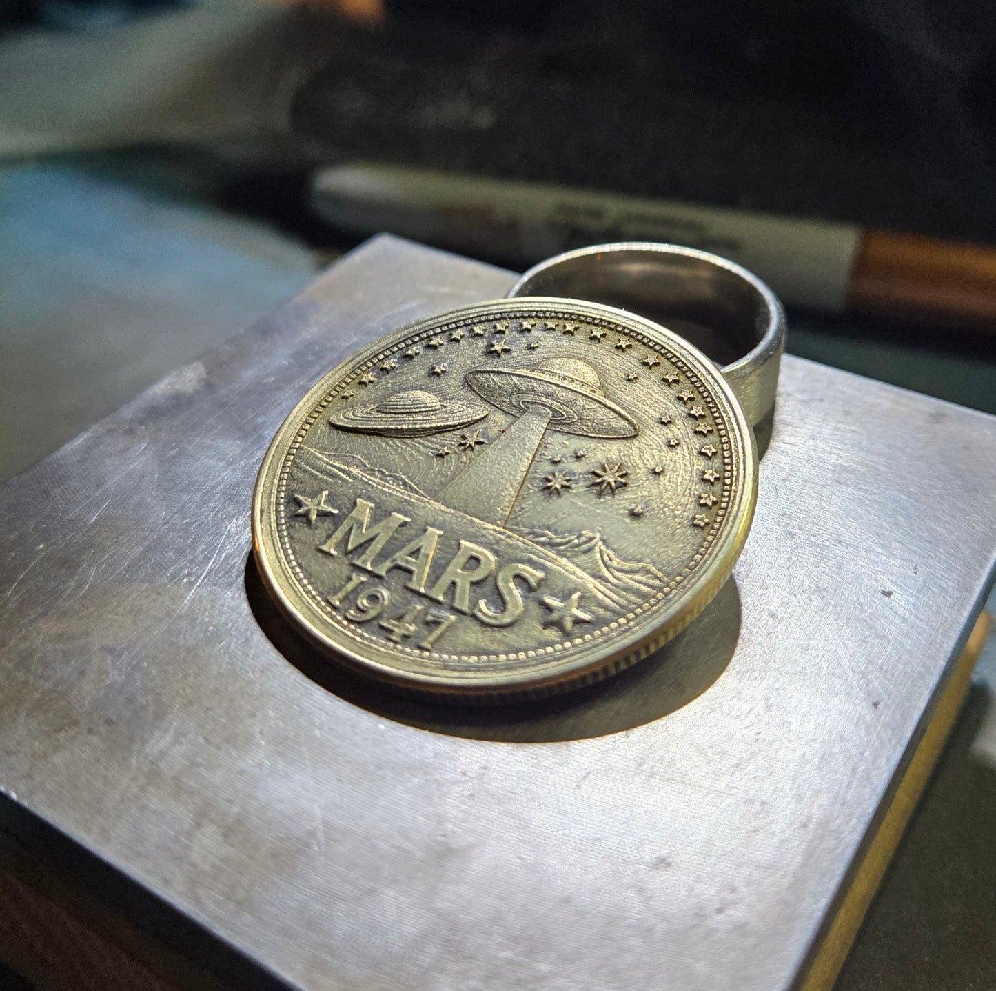 40mm Aged Brass Alien & Mars Challenge Coin