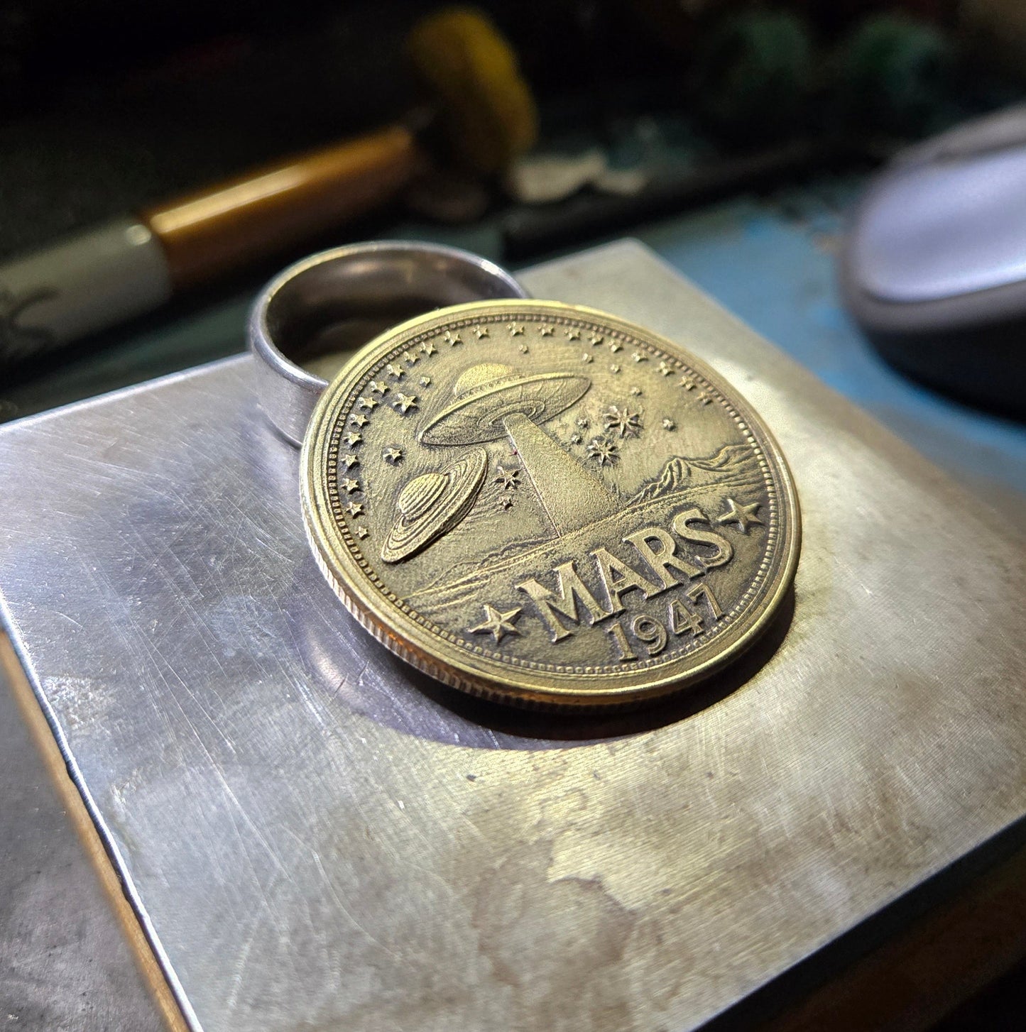 40mm Aged Brass Alien & Mars Challenge Coin