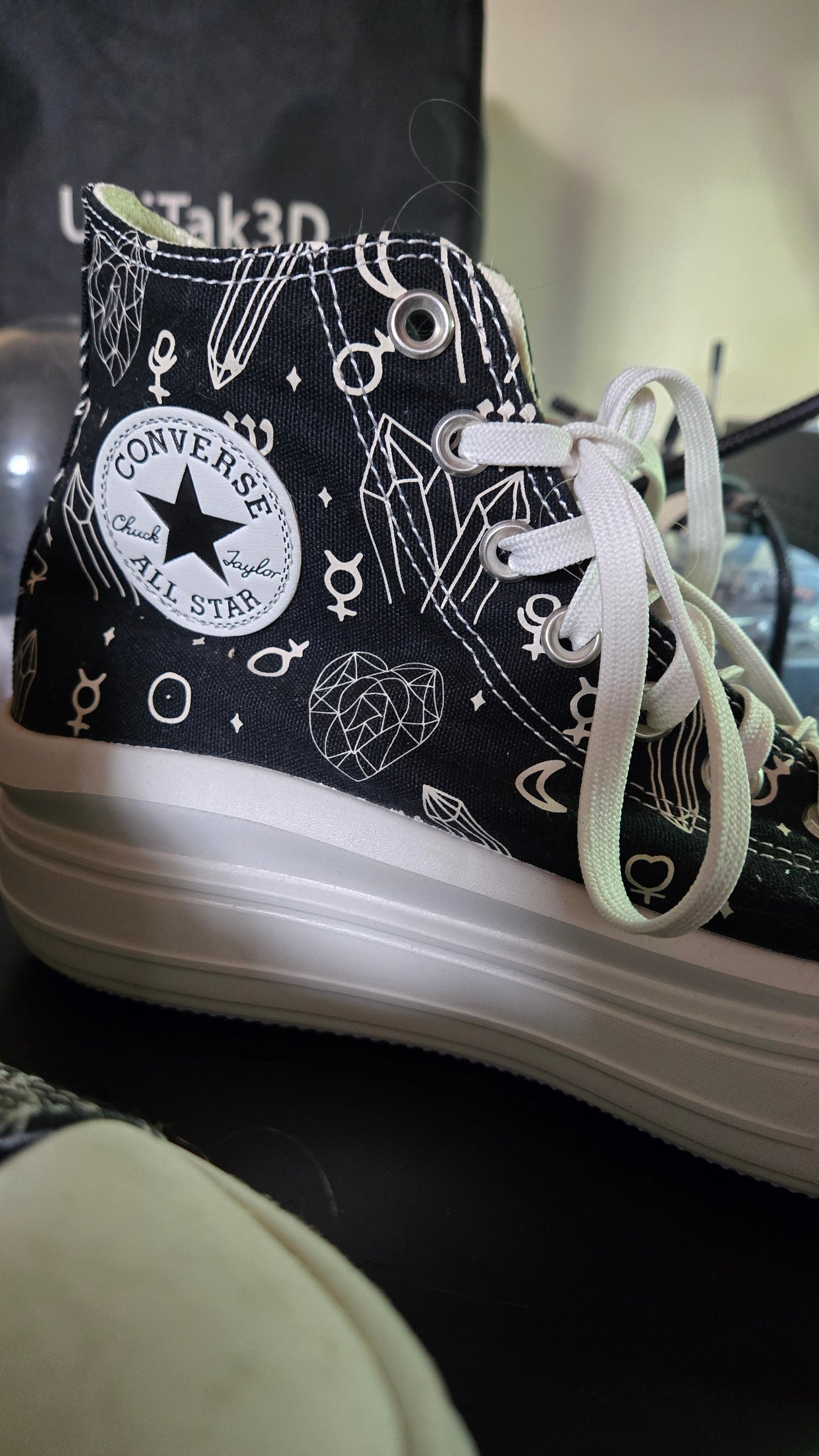 Converse Chuck Taylor All Star Platform High-Top – Crystal Energy Print – Women’s US 10.5