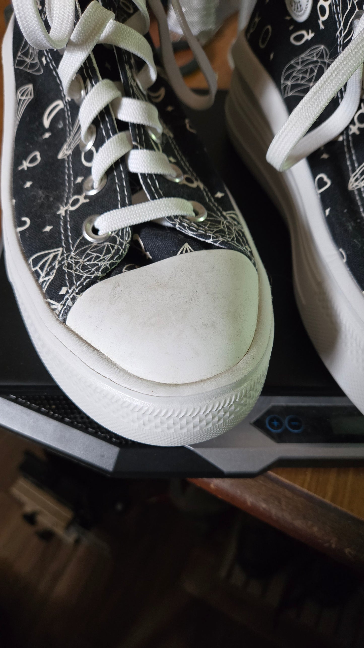 Converse Chuck Taylor All Star Platform High-Top – Crystal Energy Print – Women’s US 10.5