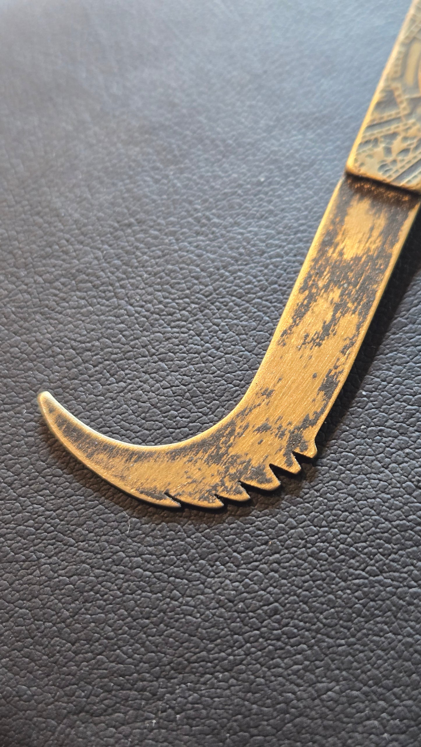 Aged Brass Pinhead Blade Pendant – Double-Sided