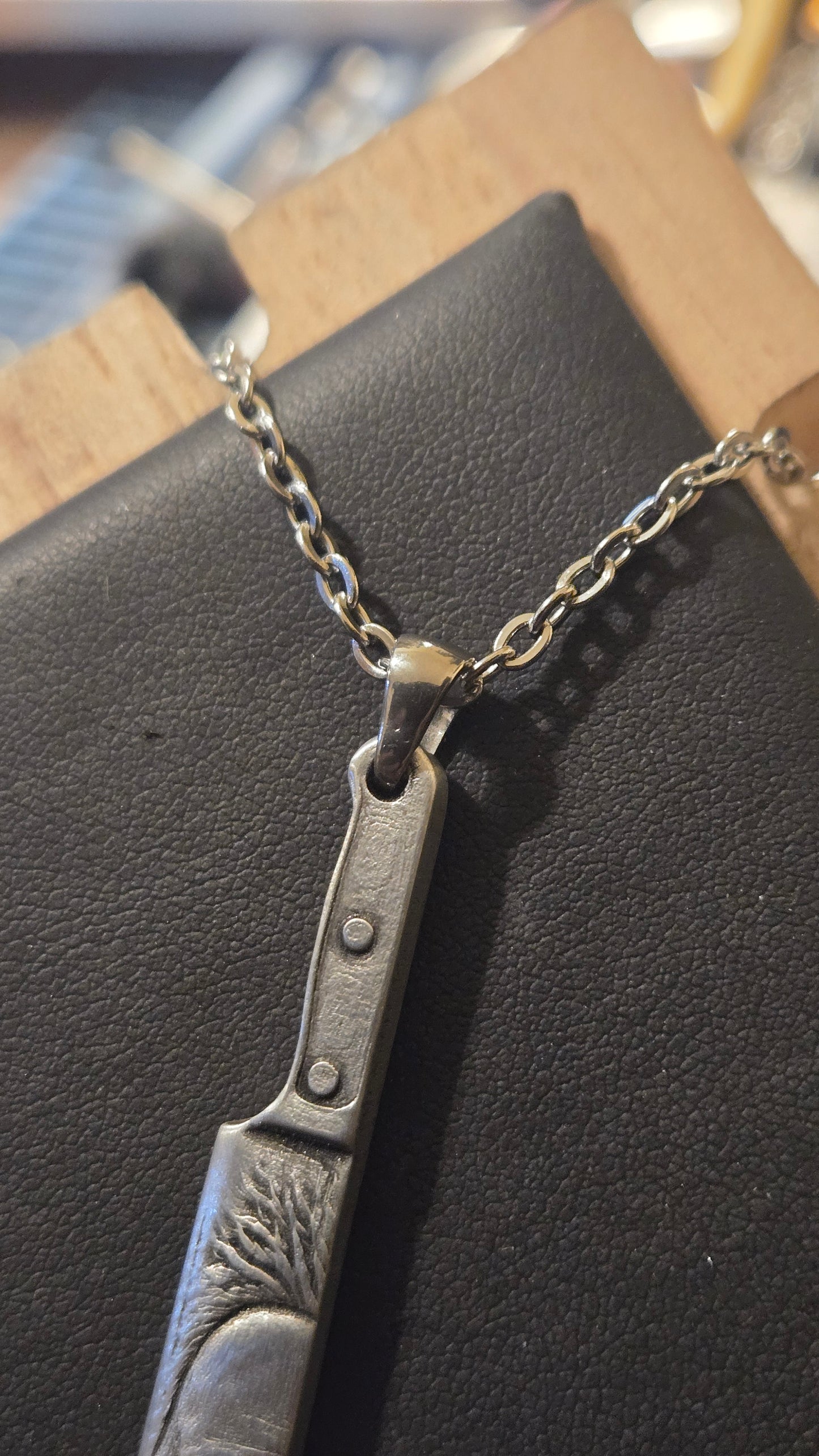 HALLOWEEN – MICHAEL MYERS BUTCHER KNIFE PENDANT