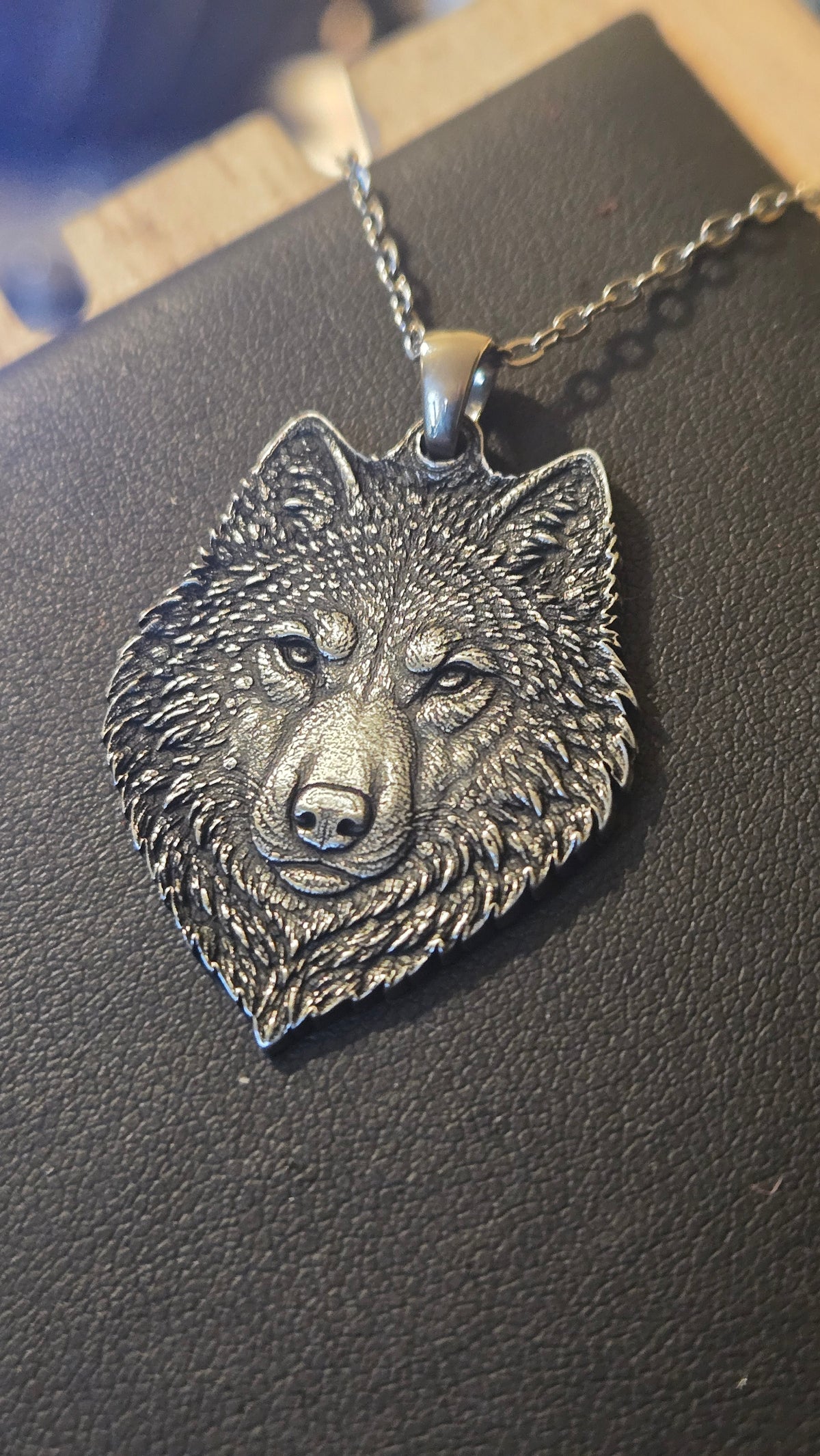 Spirit of the Wolf – Highly Detailed 3D Engraved Wolf Head Pendant